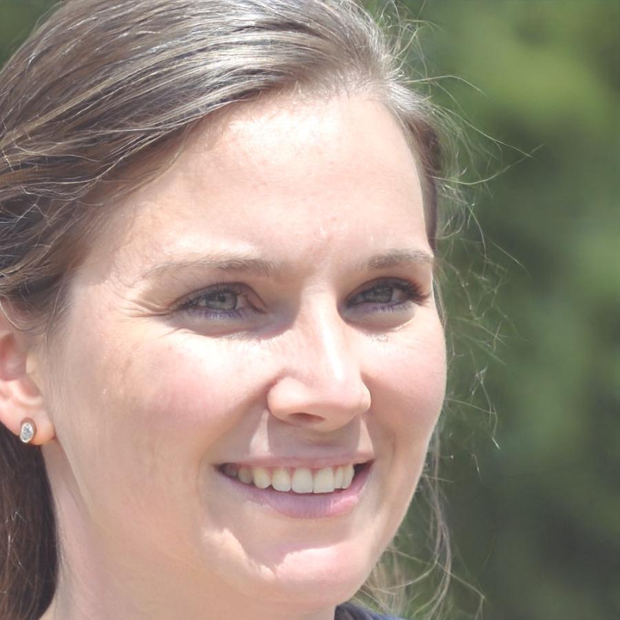 Portrait d'Éléonore Durand, spécialiste épargne